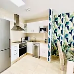Sara 4 Apartment