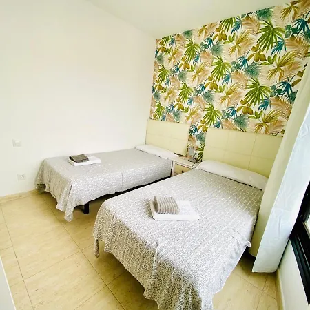 Apartament Sara 4 *